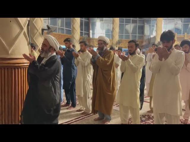 ⁣الشيخ احمد الصافي يأم المصلين في باكستان #شبكة_النور_المبين #الشيخ_احمد_الصافي