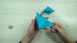 Let's make a Christmas tree together with colored paper!