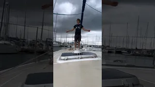 Coup dur pour le capitaine 😫🤣⛵#voilier #corailleenvoyage #voiliercoraille #espagne