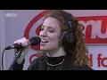 Jess Glynne - 'Hold My Hand' (live bij Joep & Eva)