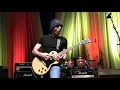 Joe Satriani plays Satch Boogie on a Les Paul! No whammy bar! | Les Paul Tribute