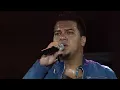 Ela - Clipe Oficial - DVD Sorriso 15 Anos
