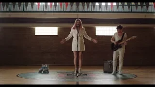 Willa Take It Or Leave It Acoustic Video 