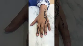 Flower Henn Hand Design رسم وردة بالحنة على اليد 