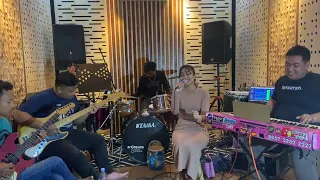 lagu yang di putar tukang sound di pagi hari