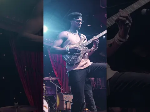 Omari Banks at Cutting room NYC System set solo. #omaribanks #livemusic #blues #reggae #rock #AxA