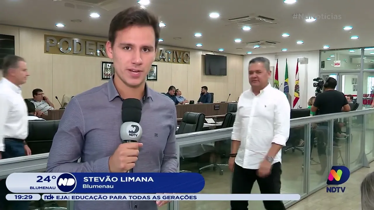 Vereador toma posse em Blumenau após cassação de ex-presidente da Câmara