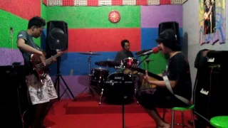 Download Salah Pegang N Salah Lobang versi PUNK~ 3SOME BAND MP3