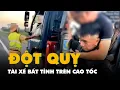 Download Lagu Tài xế đột quỵ bất tỉnh trên cao tốc được cảnh sát đưa đi cấp cứu kịp thời
