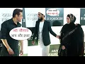 Download Lagu Salman Khan, Sana Khan and Mufti Anas Back to Back Entry At Baba Siddique Iftar party 2023