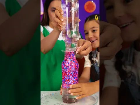 Peux-tu deviner ce qui va se passer ? 💦🌈