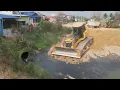 Download Lagu Mind-Blowing Land Filling Up Big Dongfeng Truck Delivery vs SHANTUI Bulldozer