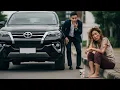 Lagu ภรรยาที่หย่าร้าง กลายเป็นขอทานอยู่กลางทางแยก…เมื่อสามีขับฟอร์จูนเนอร์มาเห็น ความจริงทำเอาช็อก!