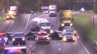 1 dead after driver strikes disabled vehicle on I-95 in Delaware County