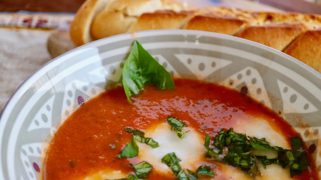 
          
          
          
            
            Italienische Tomatensuppe | einfaches Rezept
          
        . 