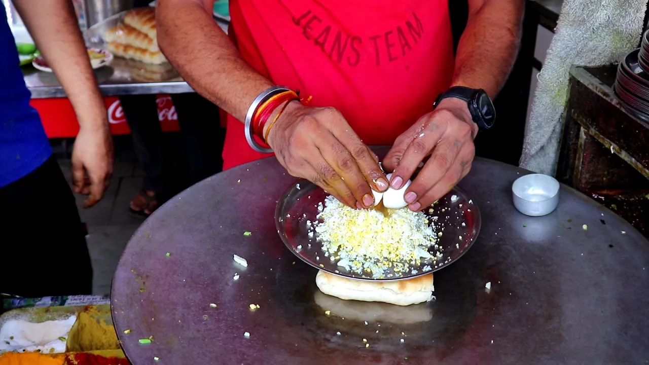 Surat Famous Egg Ghari At Veer Omlet   Surat City Cup Egg Recipe   Indian Street Food