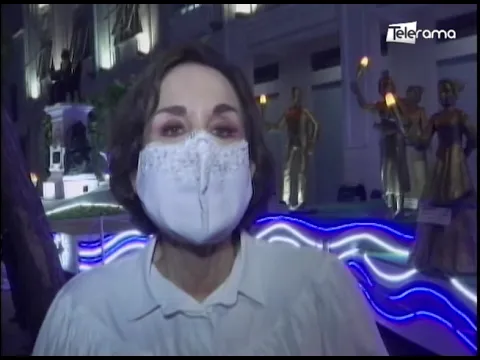 Carros alegóricos, luces y banderines adornan centro de Guayaquil en Octubre