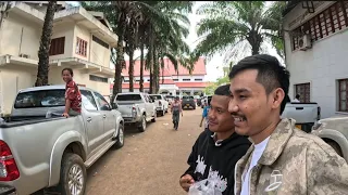 บุญเเข่งเรือจำปาสักลาวใต้เเดดเเรงมากคนก็เยอะจะเป็นลม ບຸນຊ່ວງເຮືອປາກເຊຈຳປາສັກ