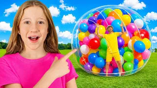 تستمتع ناستيا بوقتها في حديقة المناطيد.