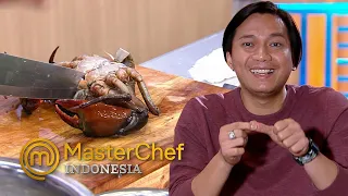 Download MASTERCHEF INDONESIA - Vicky Trauma Pernah Dijepit Kepiting | Galeri 2 MP3