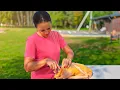 Download Lagu Hoe We Voedsel Van Onze Boerderij Maken! Ik vulde de gans met champignons, vlees en pap.
