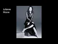 Julianne Moore biography reviews photo shooting