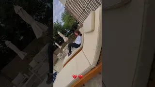 لما اغني  اغنية مفضلة لي                           دندنها