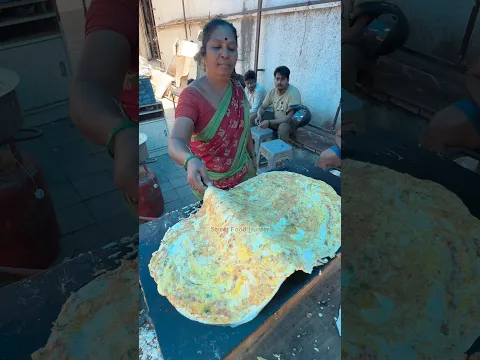 Mumbai Lady Makes Giant Omelette Pancake