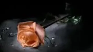 بعيوني دمعا 