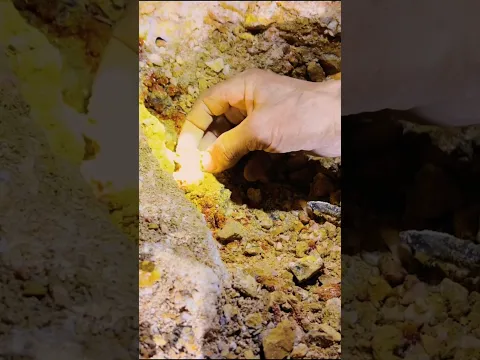 Can you believe what this underground tunnel hides ?? 💎#crystals #xhunter