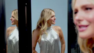 Laura Schadeck - FA-VO-RI-TO (Visualizer)