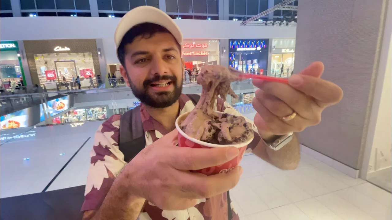 Art of Ice Cream Juggling at Cold Stone   Dubai Food
