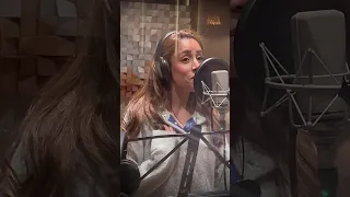 من كواليس تسجيل  خدت بالك  كلماتي والحاني وتوزيع الموزع الموهوب عمرو الخضري    قريبا     فريدة عبيد سمعها