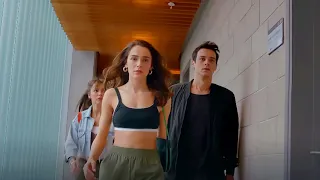 بسبب الديون أبوهم بياخدهم يعيشوا فى بيت جدهم بعد 25 سنه من الخصام 