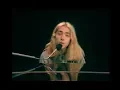 Download Lagu The Lazy Eyes - Cheesy Love Song (Official Video)