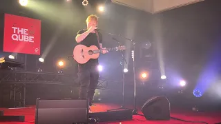 Ed Sheeran - Shivers LIVE in Amsterdam at The Cube Q-Music 4K 05/10/2021