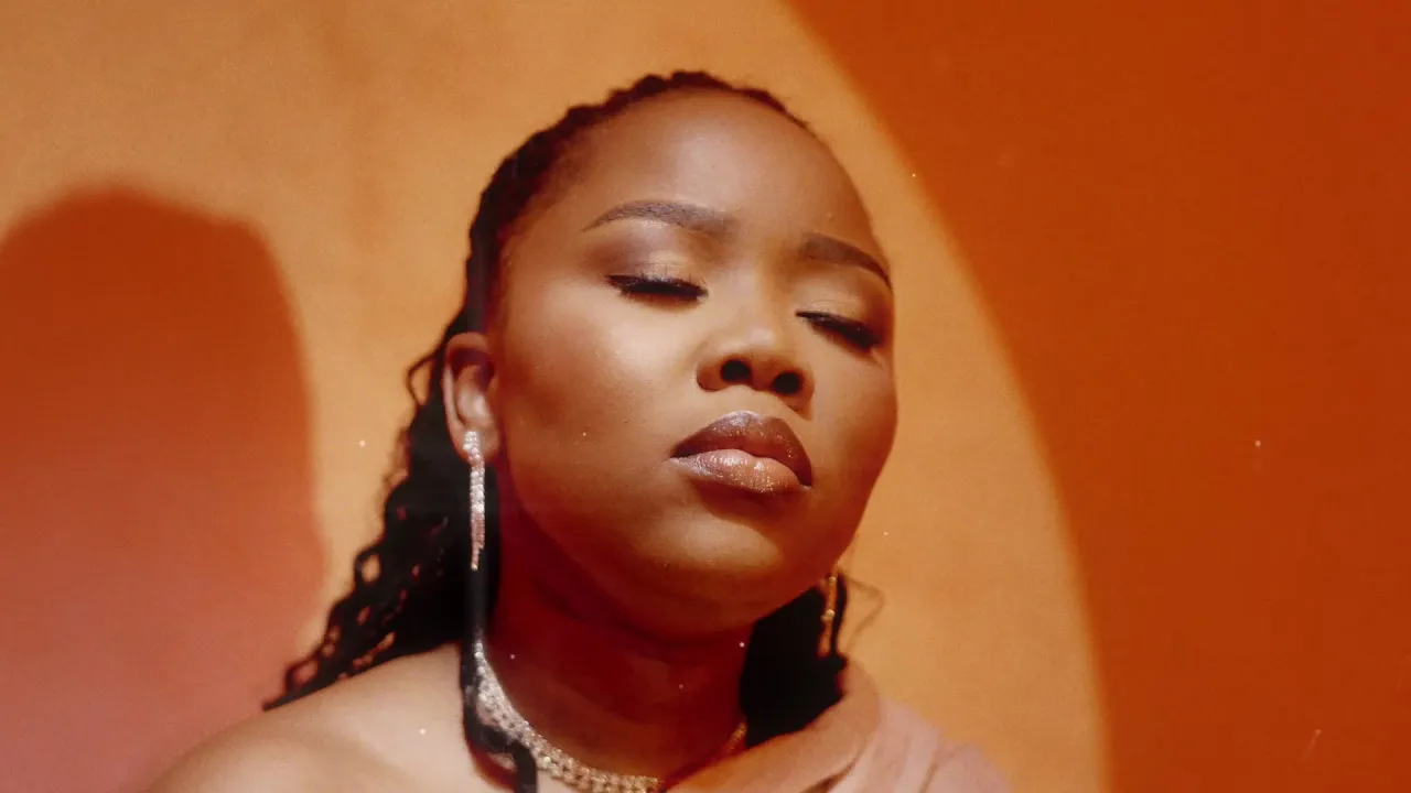 Nontokozo Mkhize - Esandleni (Acoustic Video) Nontokozo Mkhize - Esandleni (Acoustic Video)