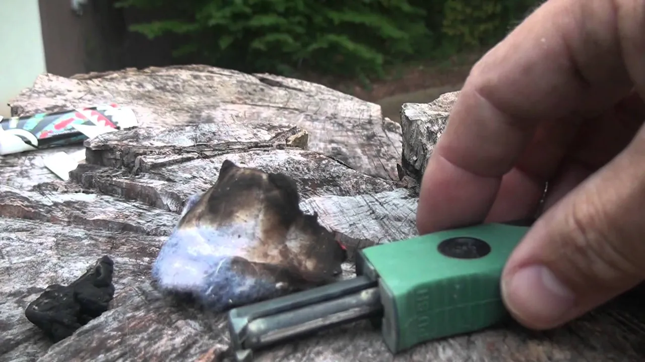 Ultimate Survival Technologies "Sparkie"  Fire Starter