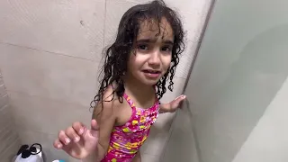 ما بدا تستحم بالعيد 