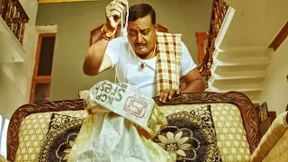 पृथ्वी राज सांप को घर में रखता है | Bluff Master Movie Scene