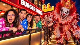 PASSAMOS A NOITE NO BURGER KING ATÉ UM PALHAÇO BIZARRO APARECER!