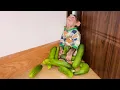Download Lagu Funniest video😆 Monkey Cubis runaway because stole dad's melon