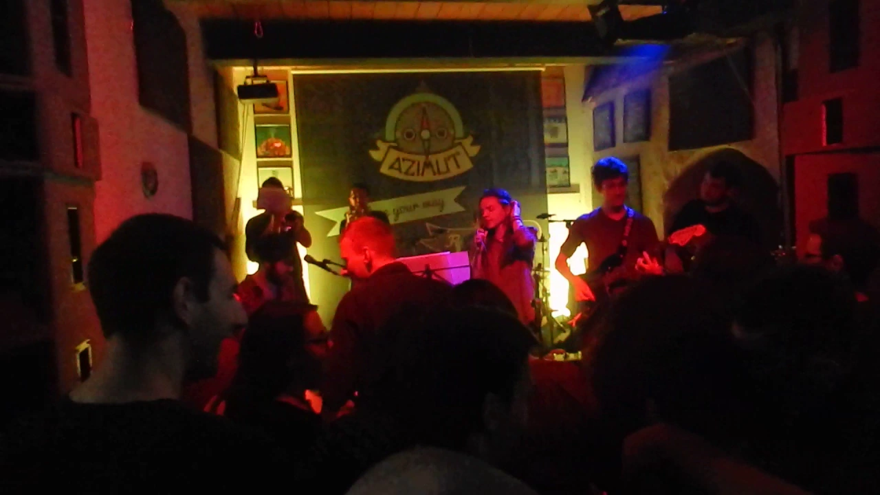Spectrum - No Swinging In Your Walking ( Black Cat Zoot cover) live@ Azimut Spectrum - No Swinging In Your Walking ( Black Cat Zoot cover) live@ Azimut