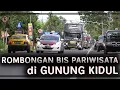 Rombongan Bus dikawal Patwal. Bus Pariwisata di Gunung Kidul