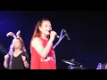 15.คุณวิยะดา โกมารกุล ณ นคร ร้องเพลง "เพียงแค่ใจเรารักกัน"