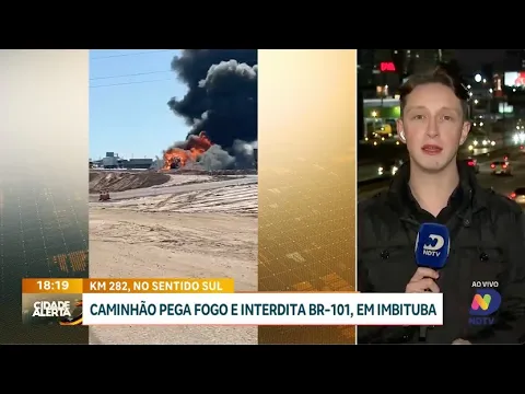 Caminhão pega fogo e interdita BR-101 em Imbituba