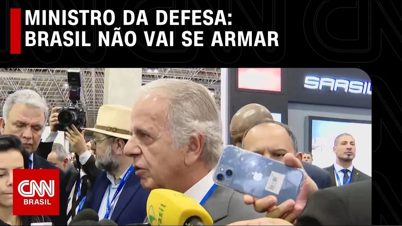 Ministro da Defesa diz que "Brasil não vai se armar" | LIVE CNN
