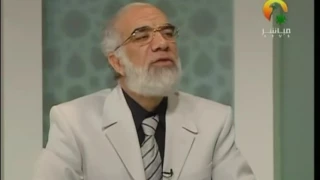 بكاء المذيع عند حديث الشيخ عمر عبدالكافي عن رحمة الله بعبادة 