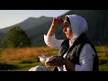 Download Lagu A woman is alone in the mountains. Cooking dinner and breakfast. Bushcraft camping