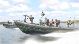 Download Feared Dutch Marines Raiding Through Jungle Rivers at Extreme Speed MP3